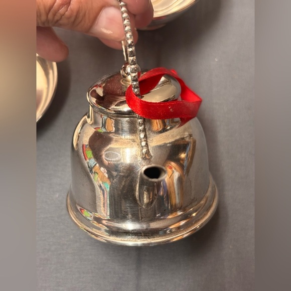Christmas Vintage 3 Piece Silver Plated Tea Pot, Sauce Pan & Colander Ornaments - Picture 6 of 15